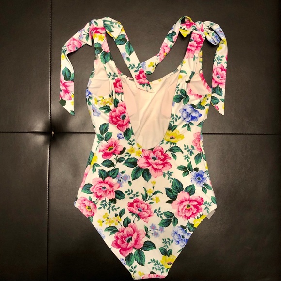 NEW [Aerie] Bow shoulder one piece swimsuit 💕 - Picture 5 of 10